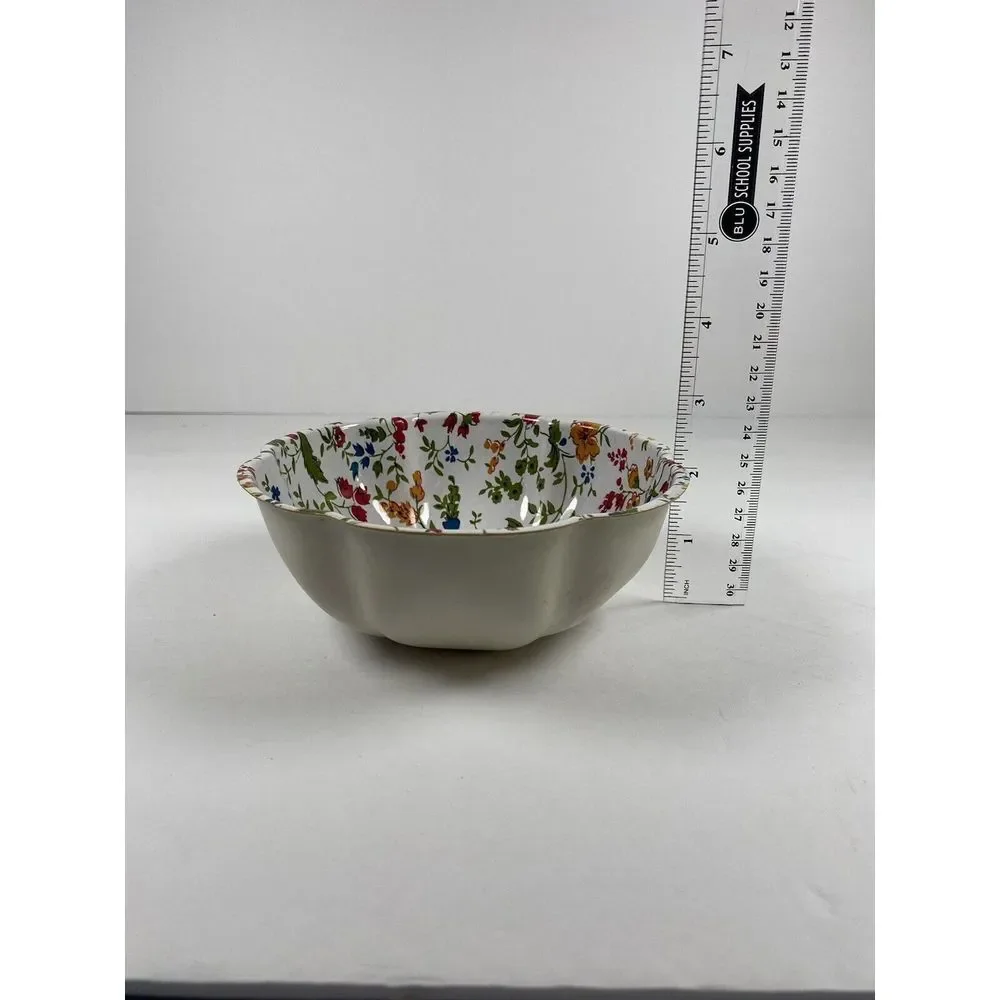Vintage Plastic Compartment Plates And Bowls, Ruffled Edges AndColorful Patterns